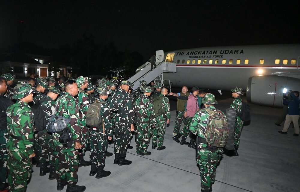 Lanud Abd Saleh Terbangkan Dua Pesawat Pengangkut untuk Bantu Penanganan Karhutla di Kalbar