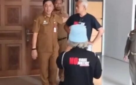 Kecewa Lambannya Tindak Lanjut RDPU, Warga Protes Emosional di Depan Sekwan Kabupaten Malang